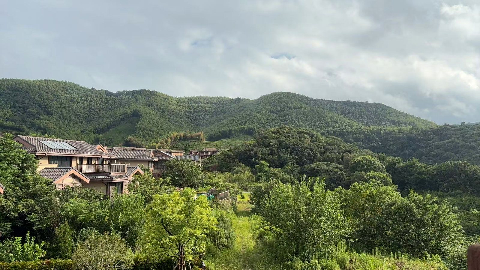 停车区远景